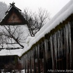 美山町の降雪の茅葺